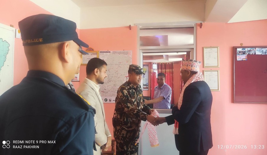 प्रमुख जिल्ला अधिकारी उमेश कुमार दाहाल ज्यूलाई जिल्ला सुरक्षा समितिले स्वागत गर्नु हुँदै
