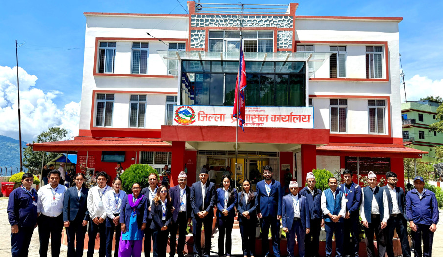 जिल्ला प्रशासन कार्यालयका कर्मचारी परिवार (२०८२।०५।१६)